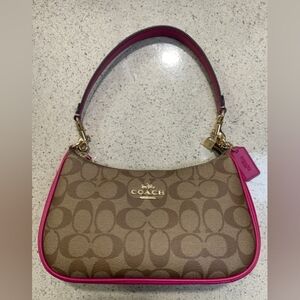 Coach Teri Shoulder Bag Cerise/Pink Signature Canvas.